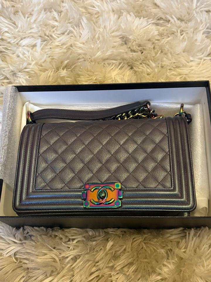CHANEL series 21 16C Mermaid Iridescent purple caviar Rainbow hardware Le Boy Flap Bag Old Medium size