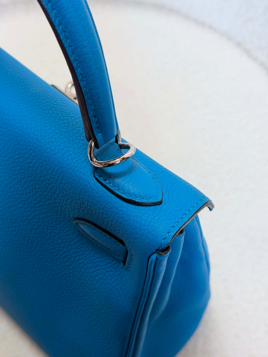 HERMÈS Bleu Zanzibar Togo Leather PHW Kelly 25 Stamp A 2018