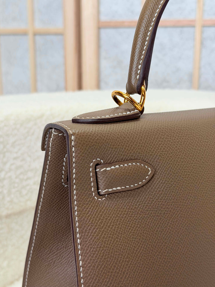 HERMÈS Kelly 28 Etoupe Epsom Sellier GHW Stamp Y 2020