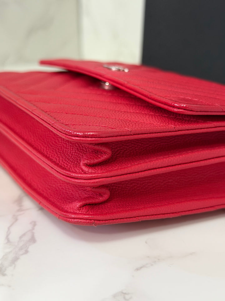 CHANEL series 25 2018 Dark pink chevron caviar SHW Square Wallet On Chain (WOC)