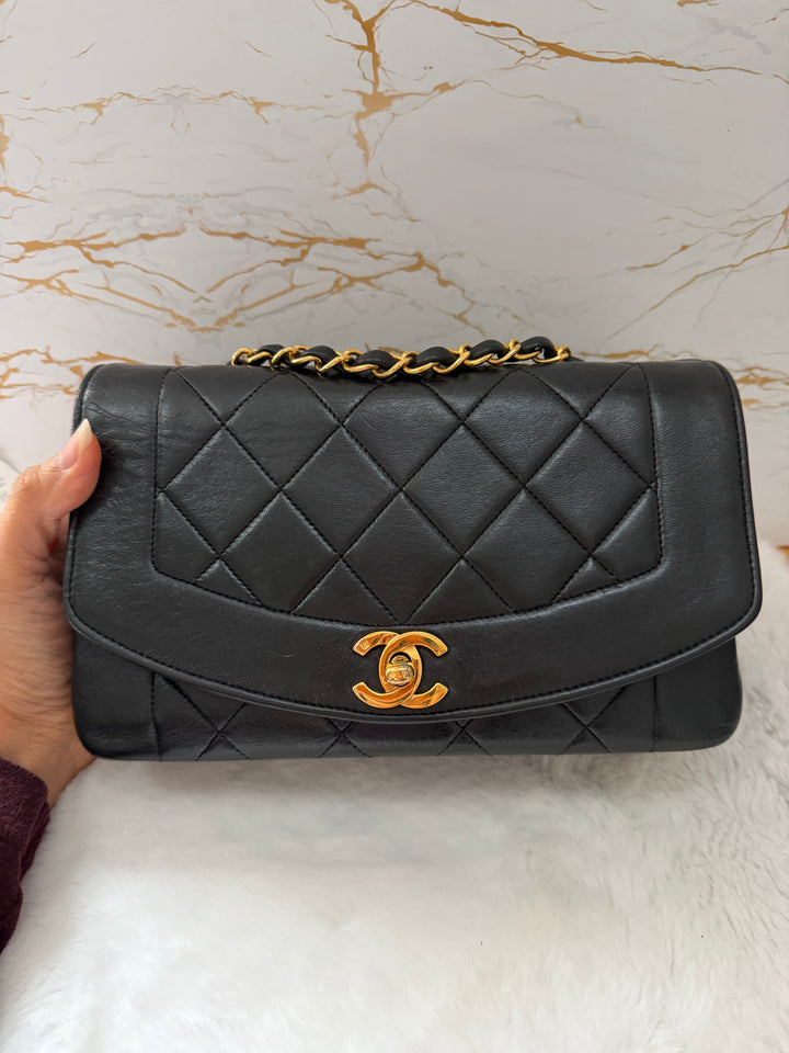 CHANEL Vintage series 2 24k GHW Hardware Diana Flap Bag size SMALL 1991-1994