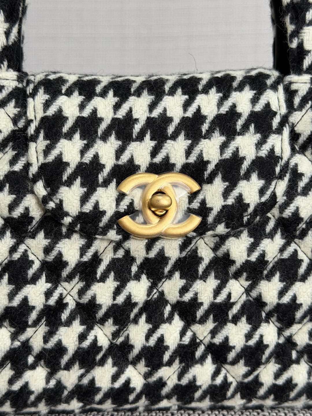 CHANEL 24A 2024 Black and White Houndstooth Tweed Kelly Small Shopping Bag with Chain Aged GHW