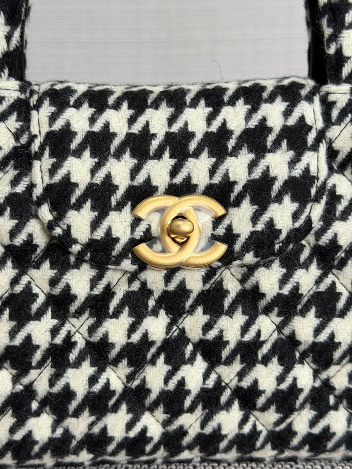 CHANEL 24A 2024 Black and White Houndstooth Tweed Kelly Small Shopping Bag with Chain Aged GHW