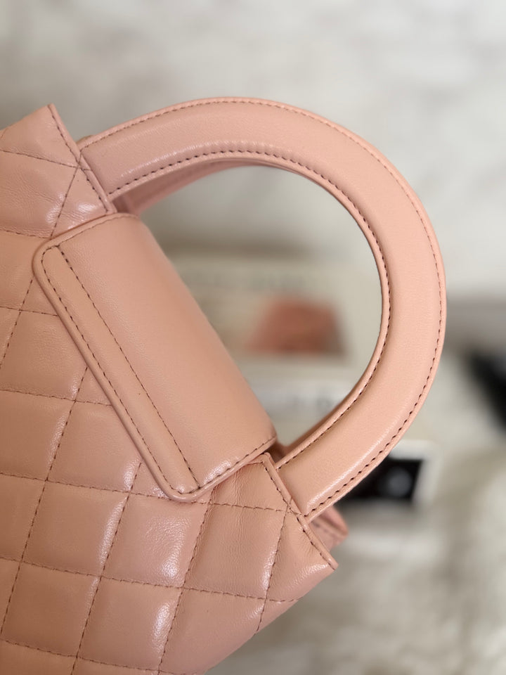 CHANEL 26B Light Pink Calf Skin Kelly Shopping Bag size Small 19 cms 2026