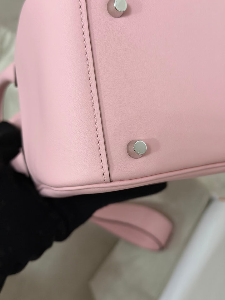 Hermes Mini Lindy Rose Sakura Swift leather PHW Stamp B 2024 *Rare combo*