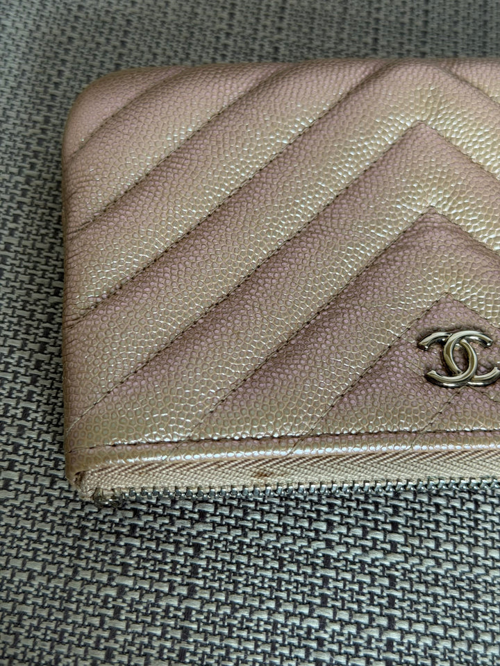 CHANEL series 27 Rose Gold Iridescent Caviar Chevron SHW Mini O Case Pouch 15 cms