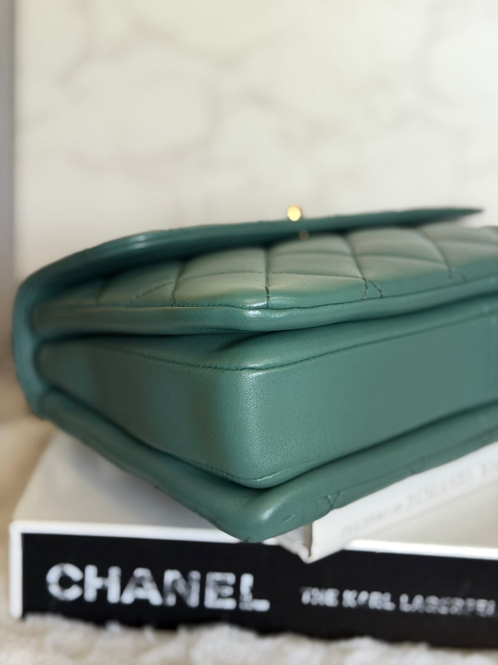 CHANEL series 26 Green Lambskin LGHW Small Trendy CC Top Handle Flap Bag 2018