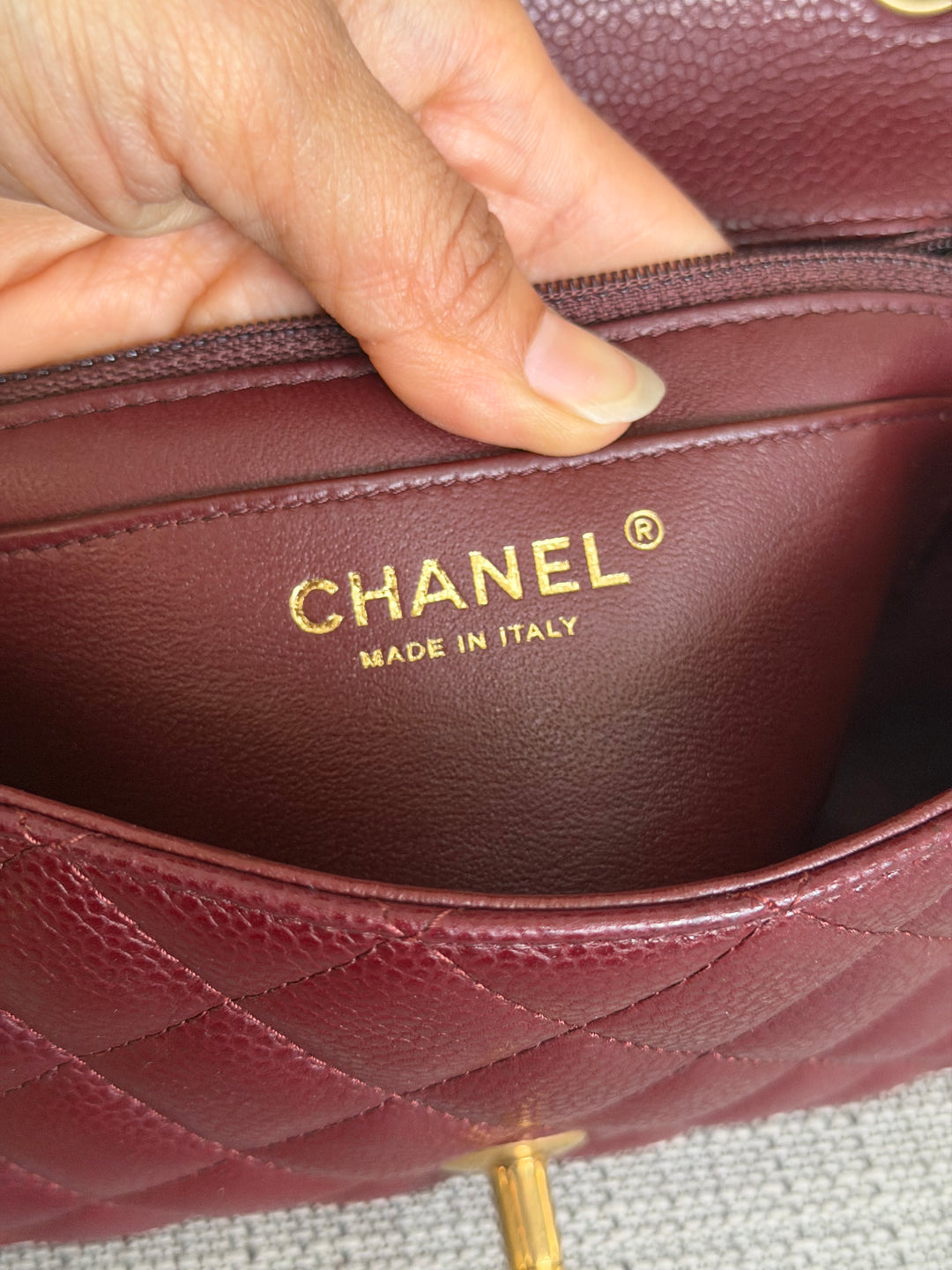 CHANEL series 21 15B collection Burgundy Caviar GHW Mini Rectangular Flap Bag 2015 RARE