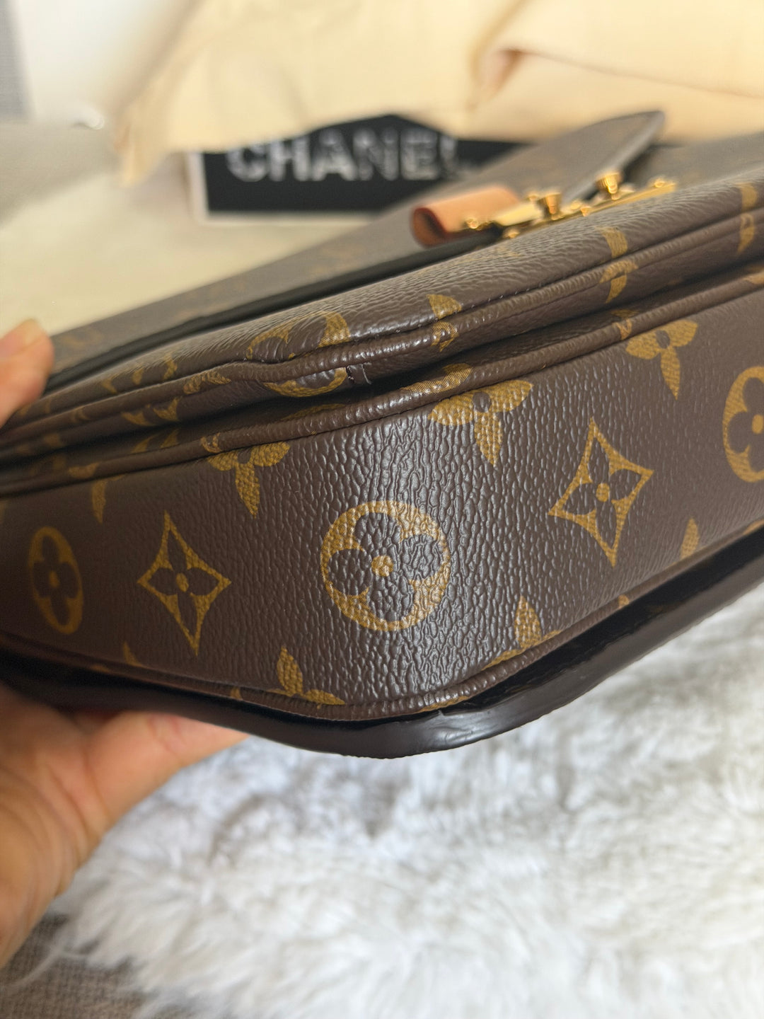 LOUIS VUITTON LV Pochette Metis Monogram Bag 2024