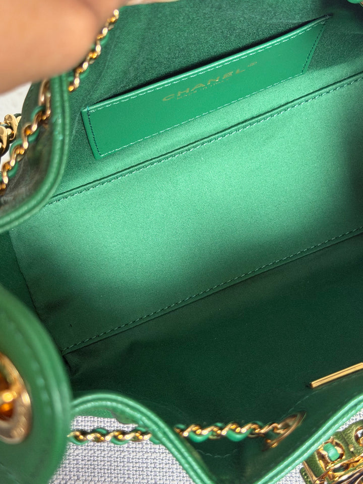 CHANEL Métiers d’art 2026 26A Green Caviar Shiny GHW MINI 25 Hobo Bag