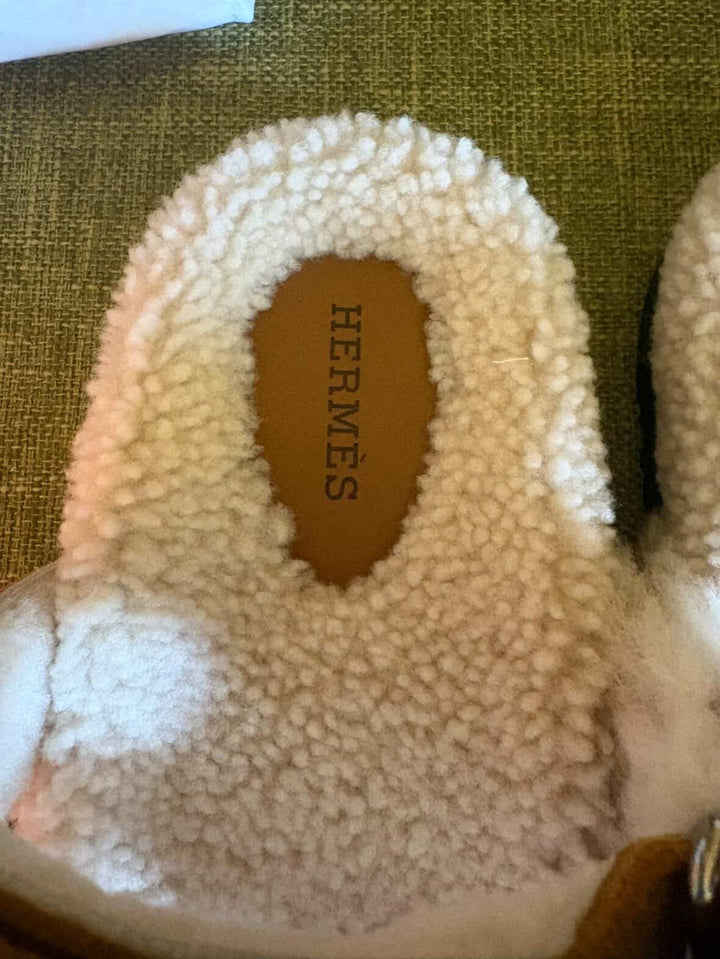 Hermès Chypre Sandals in Naturel/ Écru Suede goatskin plus shearling size EU37
