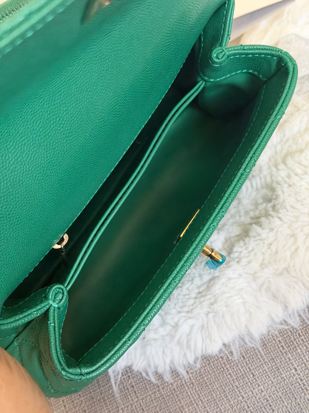 CHANEL 22A Green Caviar LGHW Coco Handle Flap Bag size Small 2022