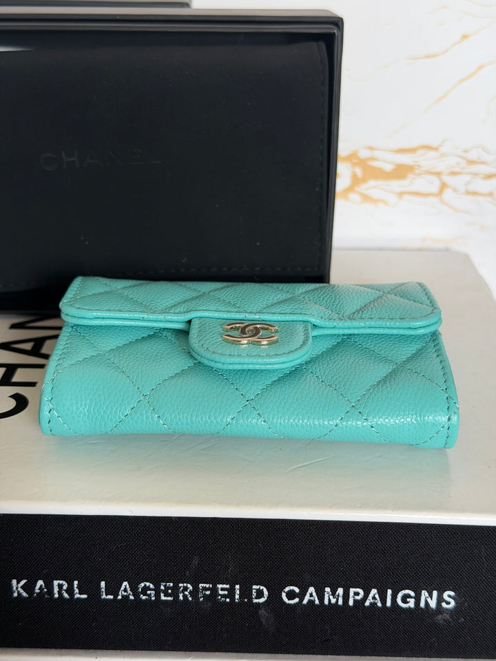 CHANEL 25C Turquoise Caviar LGHW Classic Snap Flap Card holder 2025