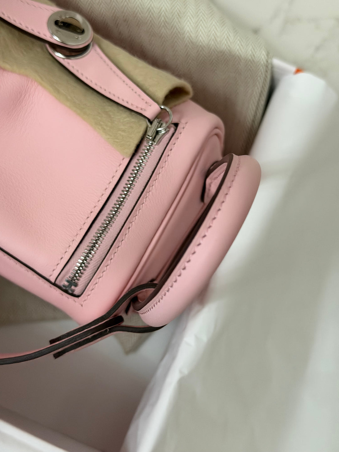 Hermes Mini Lindy Rose Sakura Swift leather PHW Stamp B 2024 *Rare combo*