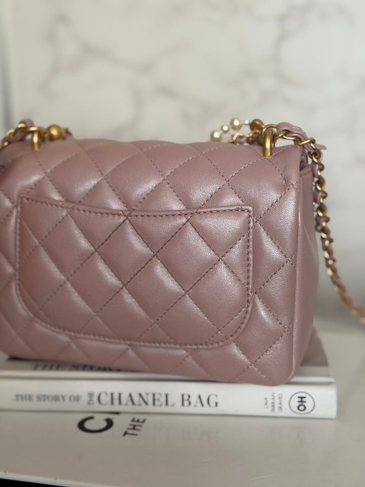 CHANEL 24P Pearly Pink Lambskin Pearl Twist Aged GHW Flap Bag 2024