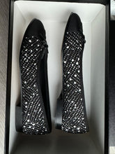 Load image into Gallery viewer, CHANEL Tweed Ballerina in Blaco and Ecru size EU 37.5

