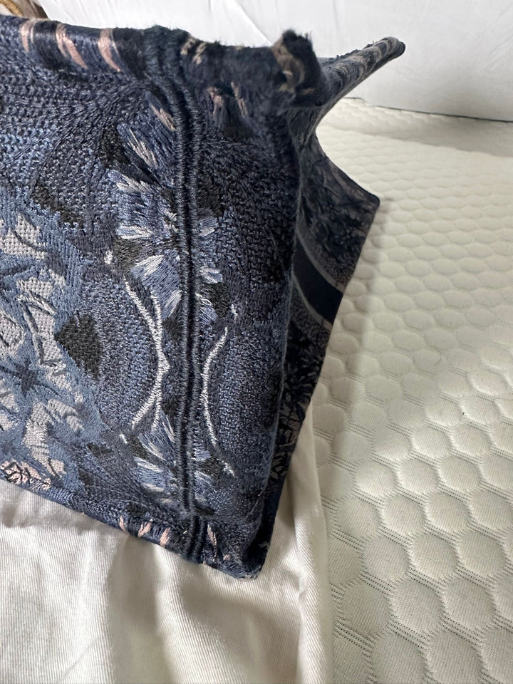 Dior Book Tote size Large