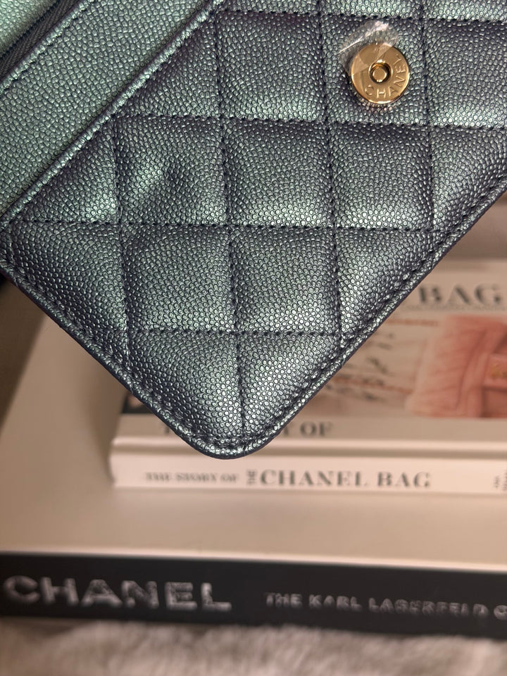 CHANEL 22P Iridescent Purple Caviar LGHW 2022 Classic Wallet On Chain (WOC)