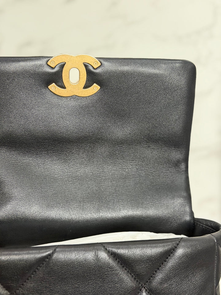 CHANEL series 31 Black Lambskin Mixed HW 19 Flap Bag size SMALL