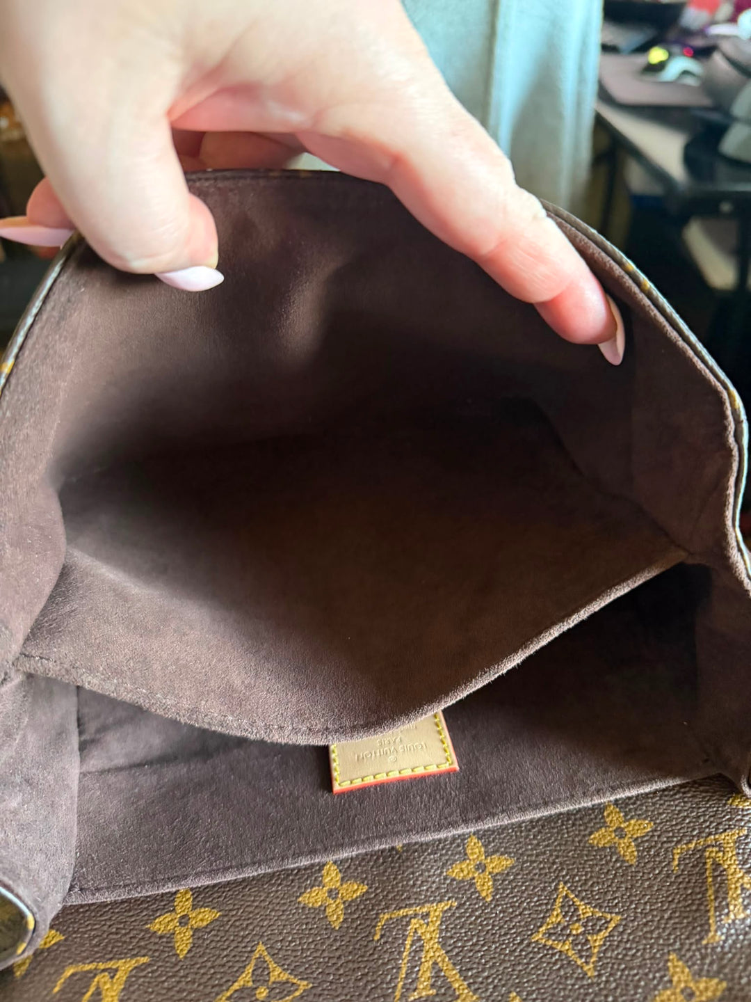 LOUIS VUITTON Pochette Metis Monogram 2024