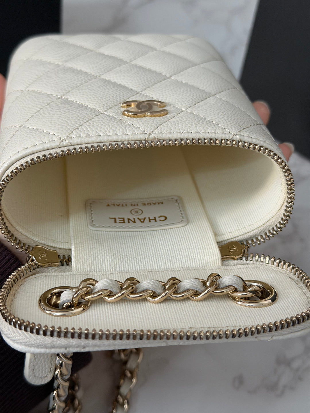 CHANEL White Caviar LGHW Vanity with Chain