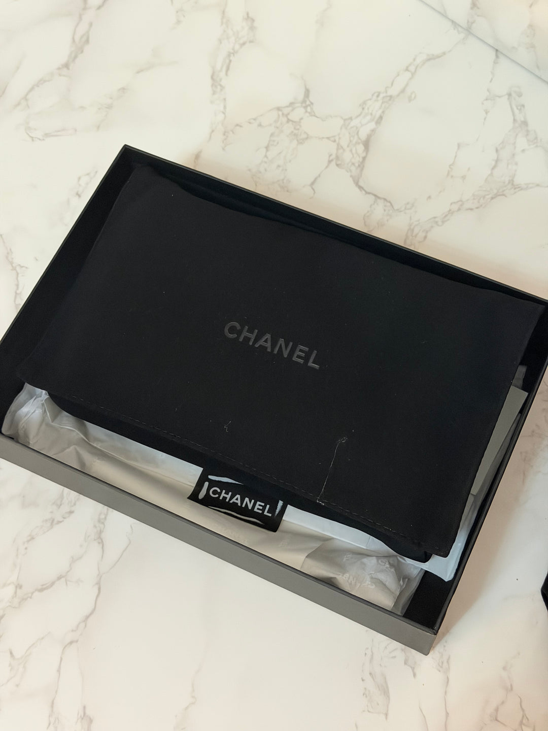 CHANEL series 31 20B Ivory Calf Skin LGHW Mini Wallet on Chain (WOC) 6 inches