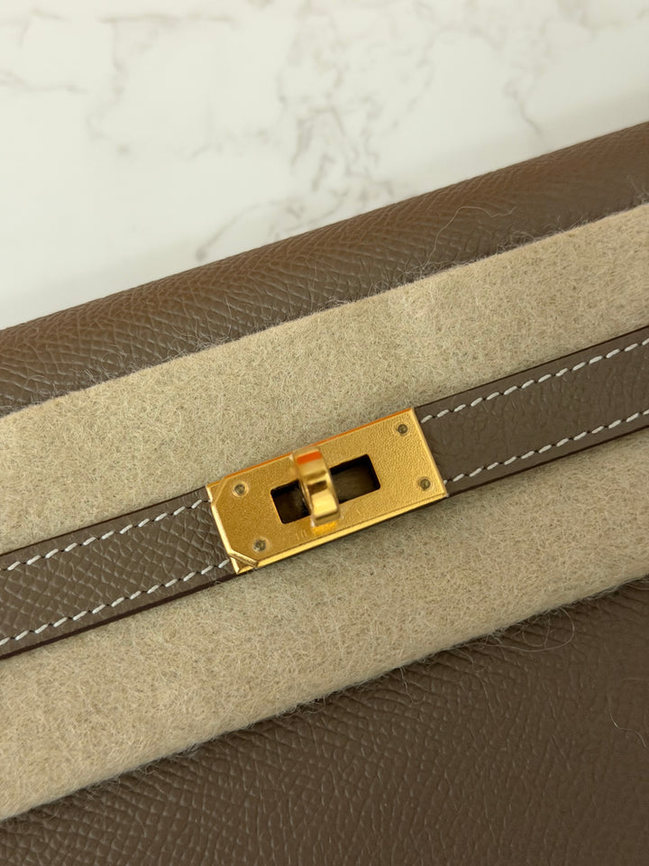 HERMES Kelly To Go Etoupe Epsom Leather GHW stamp B 2023