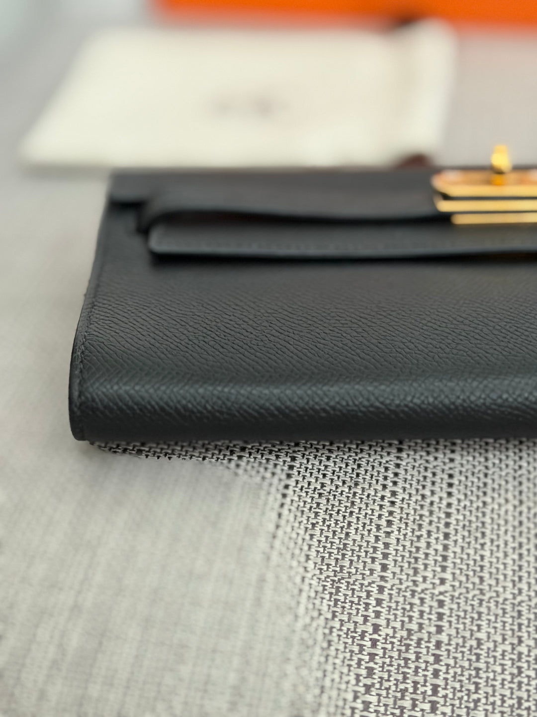 HERMES Noir Black Epsom Leather GHW Kelly To Go Stamp Z 2021