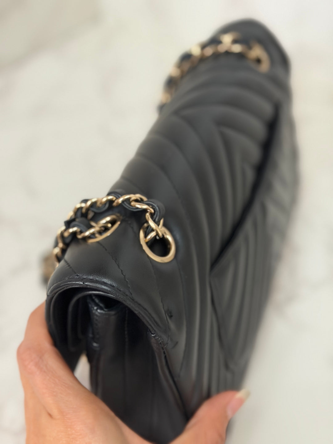 CHANEL series 29 2019 Black Lambskin Chevron LGHW Medium Timeless Classic Double Flap Bag