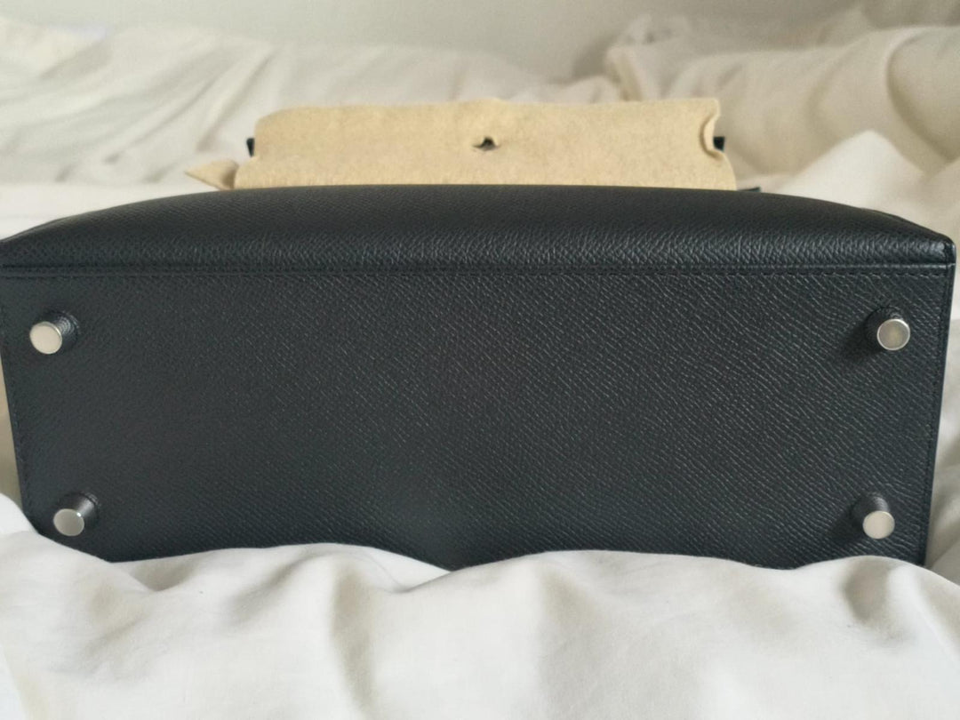 HERMÈS Kelly 25 Noir Black Epsom Leather Sellier PHW Stamp W 2025 NEW