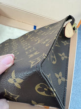 Load image into Gallery viewer, Louis Vuitton LV Toiletry 26 Pouch with Canvas Monogram
