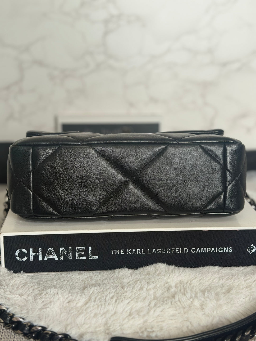 CHANEL 22P So Black 19 Black Lambskin Flap Bag size Small 2022