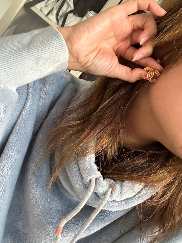Chanel 23C Ombré Pink and orange Gold tone earrings
