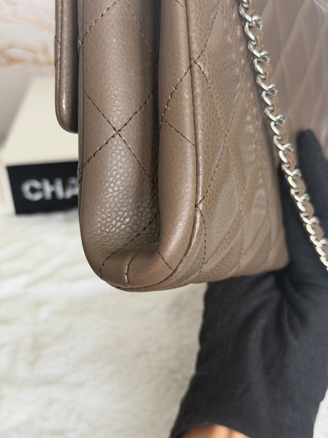CHANEL series 17 Khaki Caviar SHW Classic Clutch with Chain