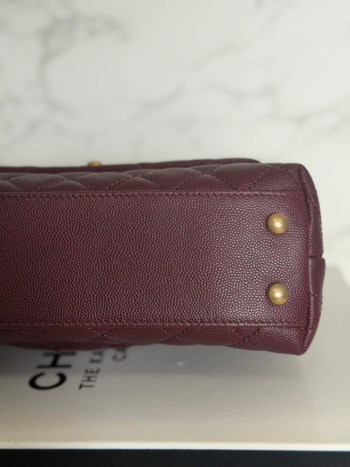 CHANEL series 26 Burgundy Caviar Aged GHW Coco Handle Flap Bag size SMALL with Pink sea snake handle 2018