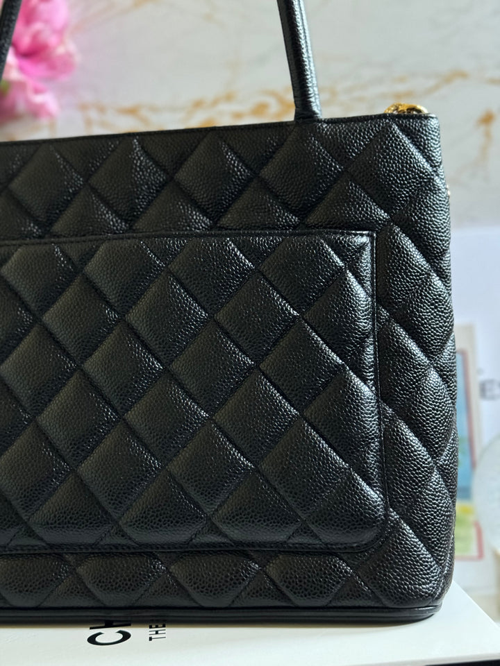 Chanel series 7 Vintage 2002-2003 Black Caviar GHW Medallion Tote Bag