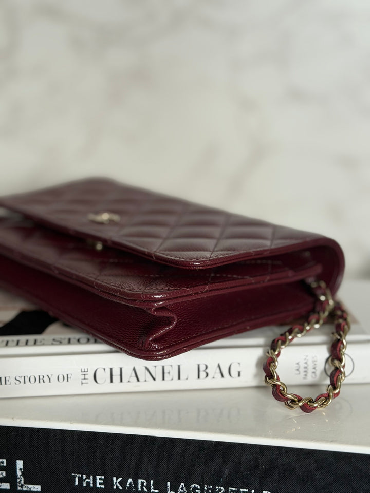 CHANEL 21B Burgundy Caviar LGHW Classic Wallet On Chain (WOC) 2021