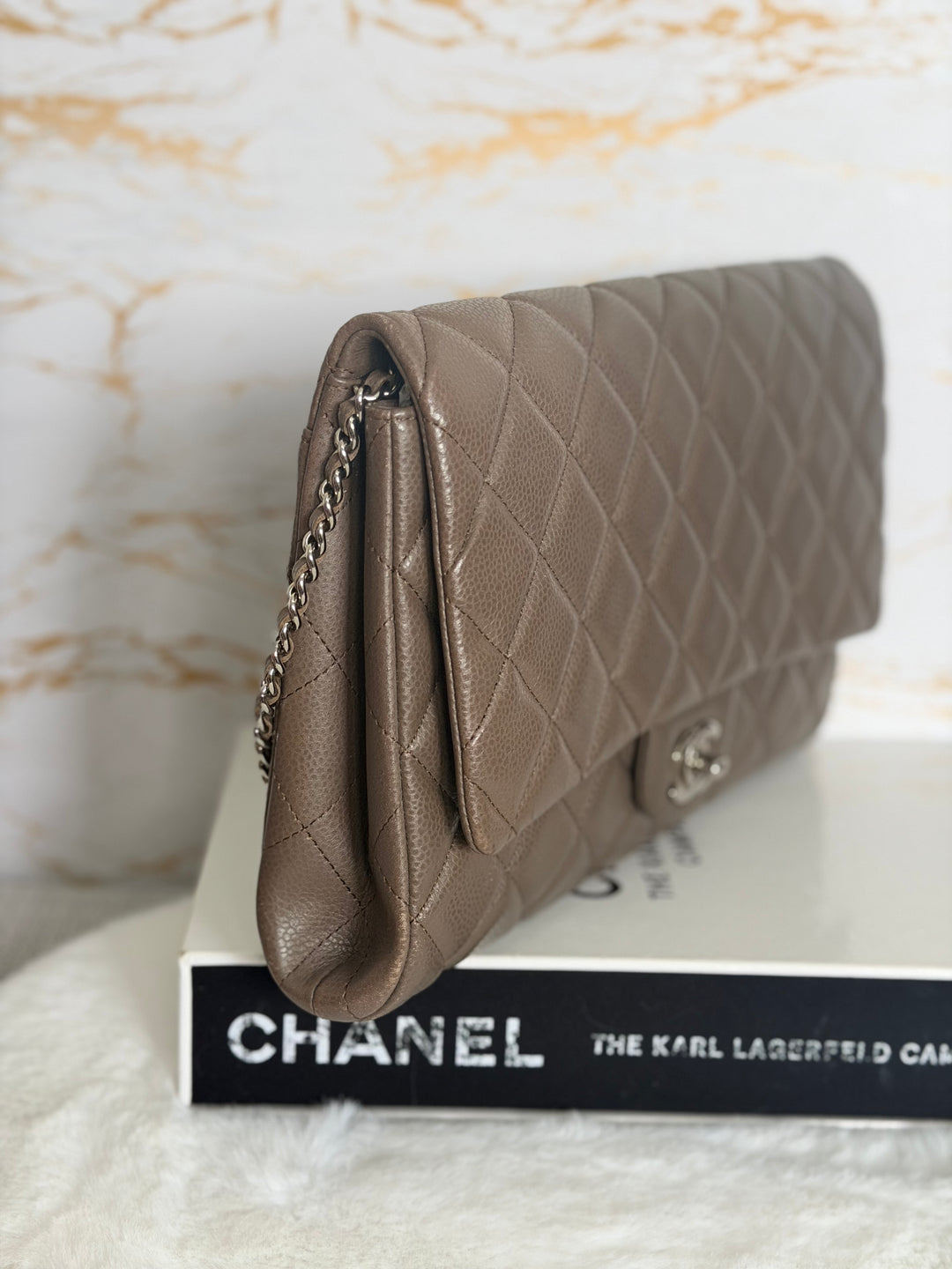 CHANEL series 17 Khaki Caviar SHW Classic Clutch with Chain