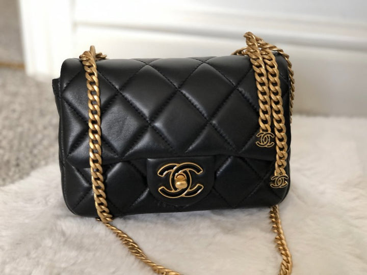 Chanel 22P Black Lambskin GHW Square mini flap bag