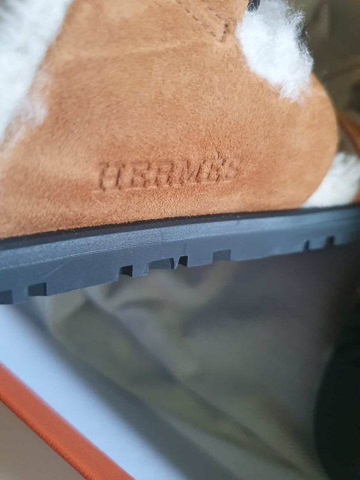 Hermès Chypre Sandals in Naturel/ Écru Suede goatskin plus shearling size EU37