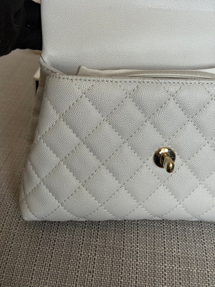 CHANEL series 27 Light Grey Caviar LGHW Coco Handle Size Small with Detachable Shoulder strap 2018