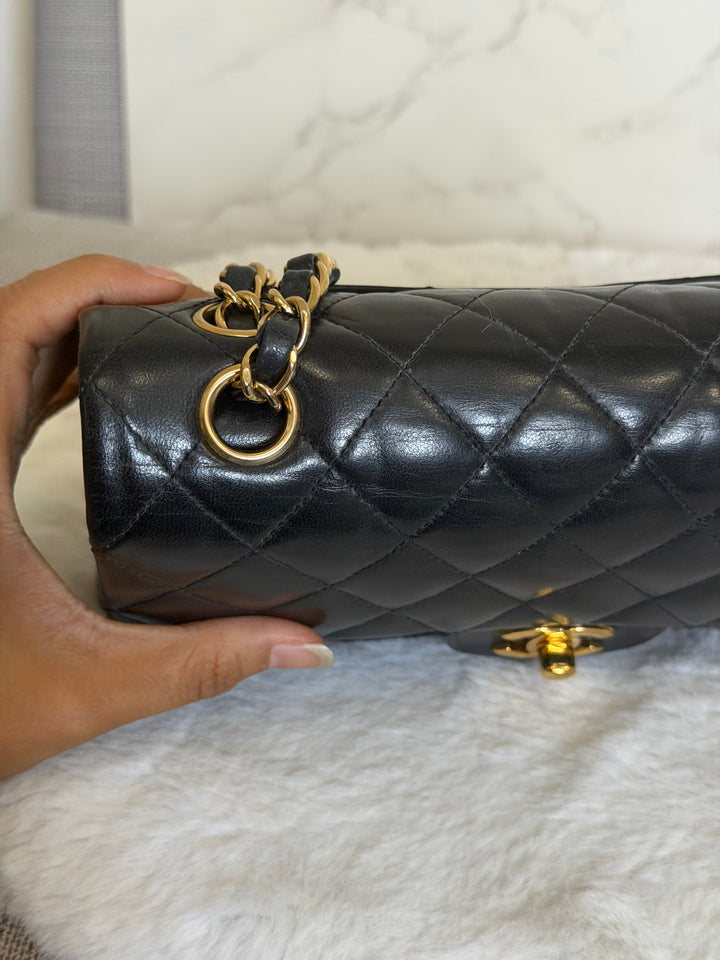CHANEL Vintage series 11 Black Lambskin 24K GHW Small Timeless Classic Double Flap Bag