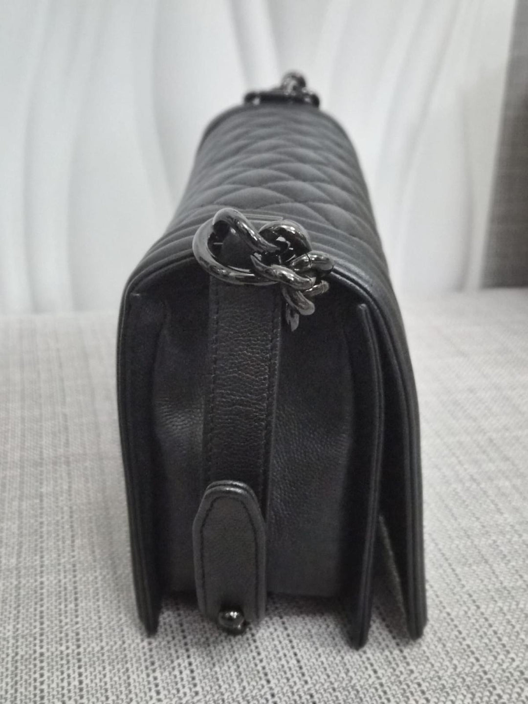CHANEL Series 25 Black Caviar So Black Hardware Old Medium Le Boy Bag 2017/2018