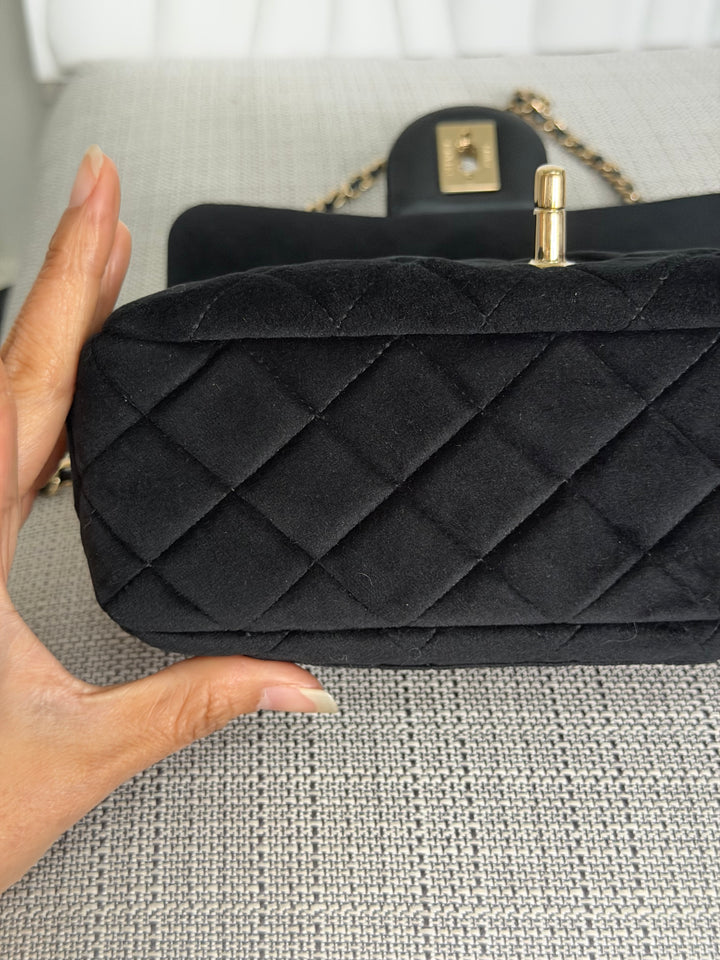 CHANEL series 30 2020 20K collection Black Velvet Crystal Pearl Crush Adjustable Strap LGHW Mini Rectangular Flap Bag