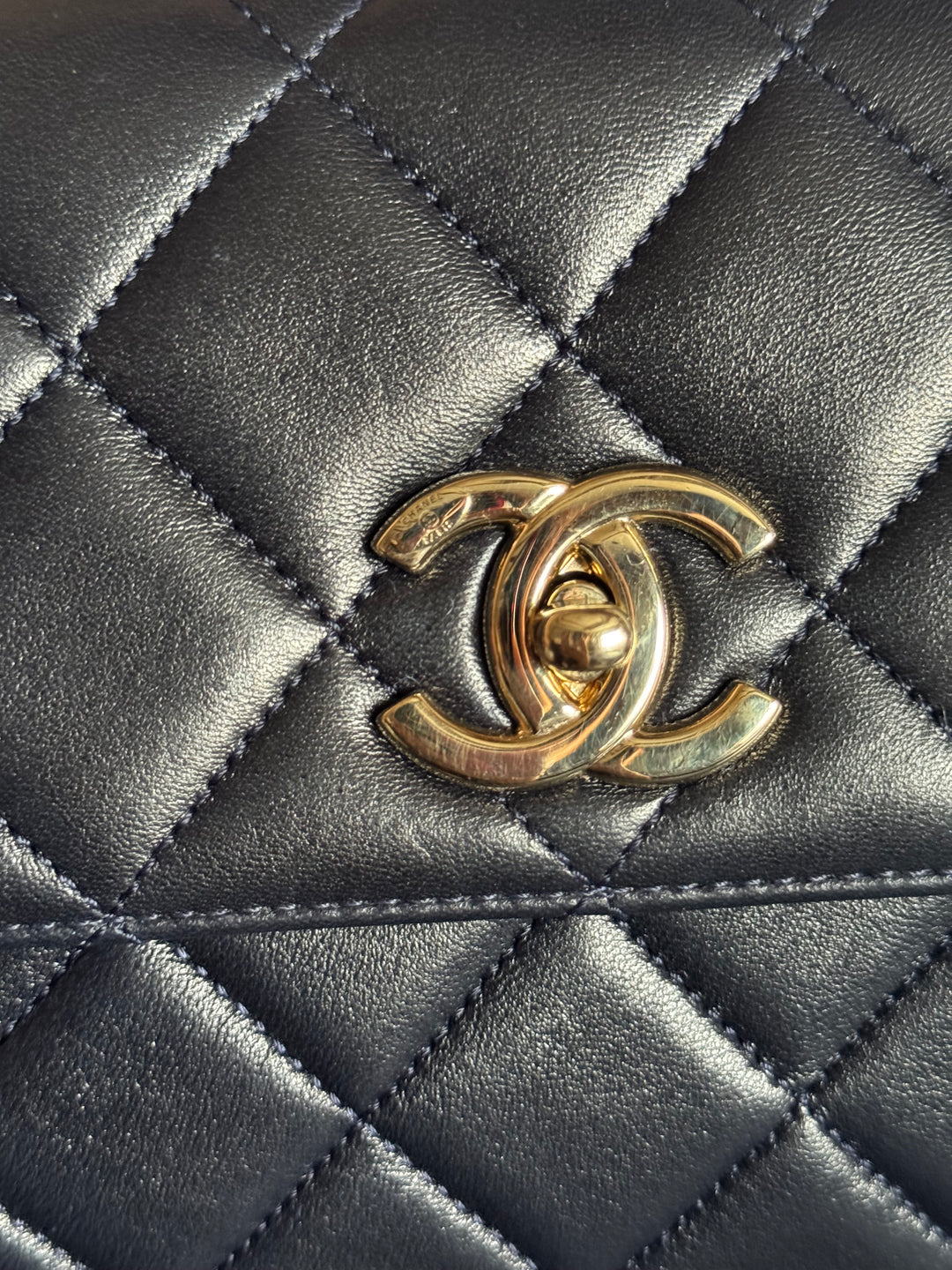 Chanel series 28 2018/2019 Navy Lambskin Champagne GHW Trendy CC Flap Bag size Small with Detachable Strap