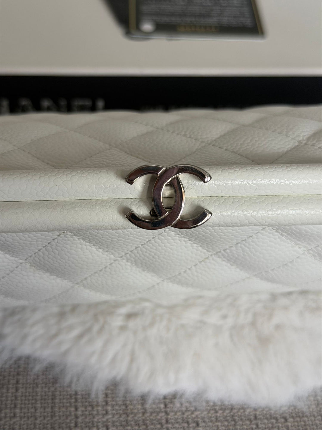 CHANEL series 12 White Caviar SHW Classic Clutch