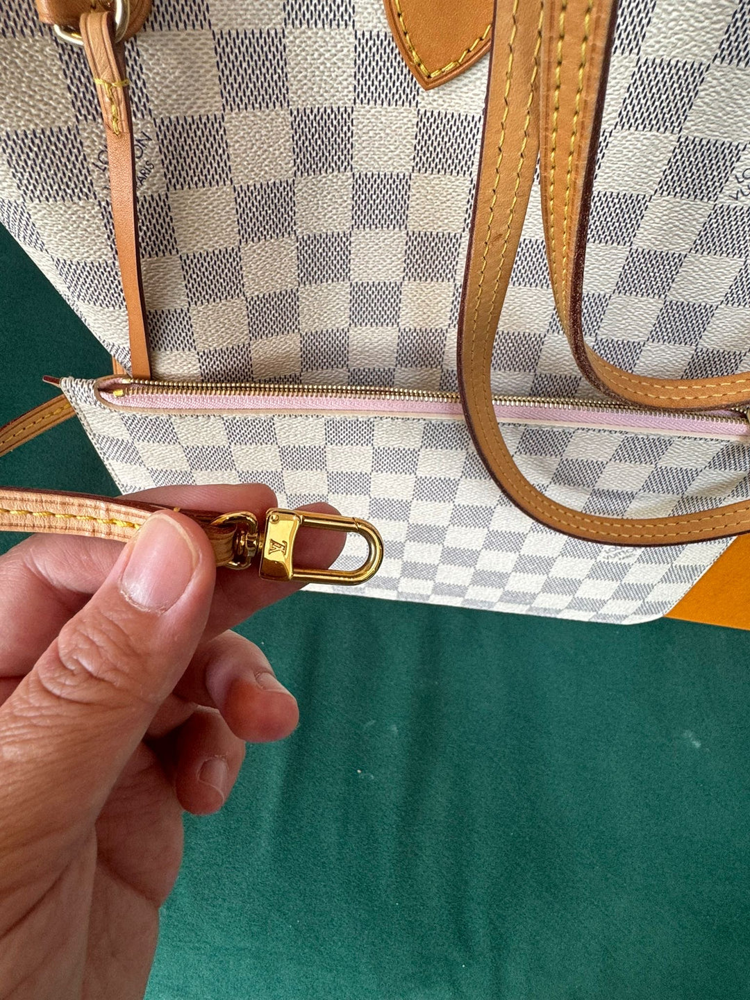 LOUIS VUITTON Neverfull MM Tote Bag in Damier Azur with Rose Ballerine lining
