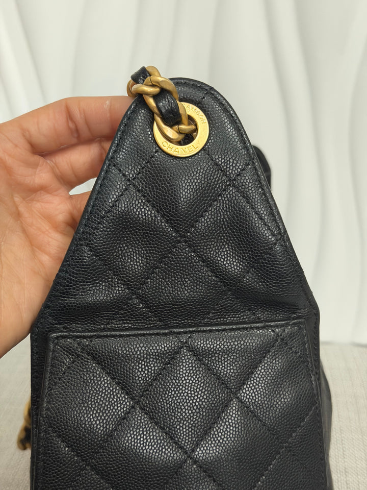 CHANEL 25 Black Caviar Aged GHW Hobo Bag size SMALL