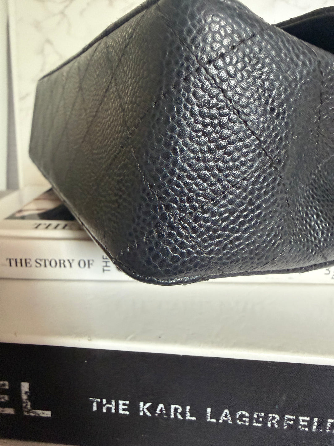 CHANEL series 16 Black Caviar GHW Medium ML Timeless Classic Double Flap bag 2011/2012