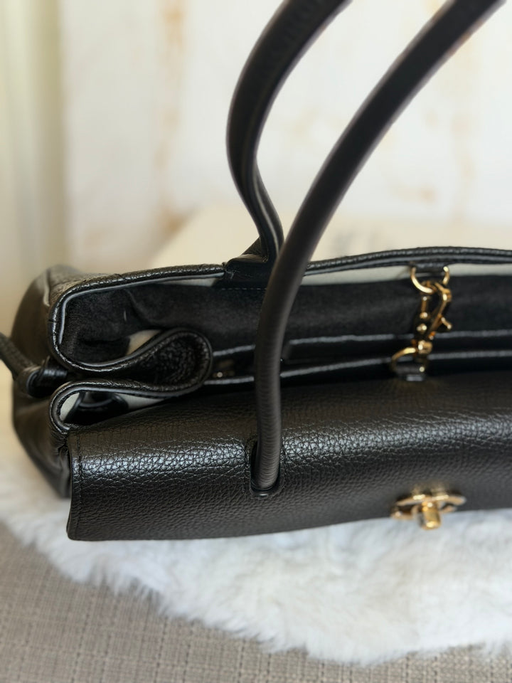 CHANEL 26S Black Caviar GHW East West Hobo Bag Matthieu Blazy SOLD OUT 2026